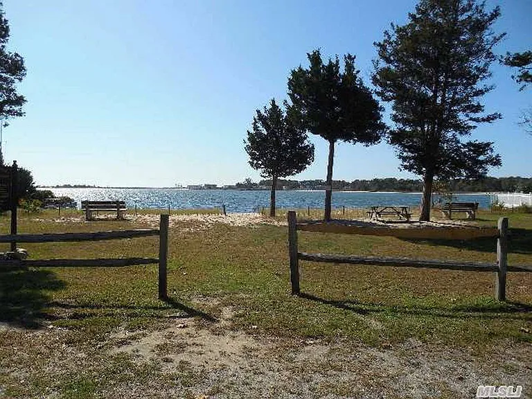 11 Oak Ln — Photo 10