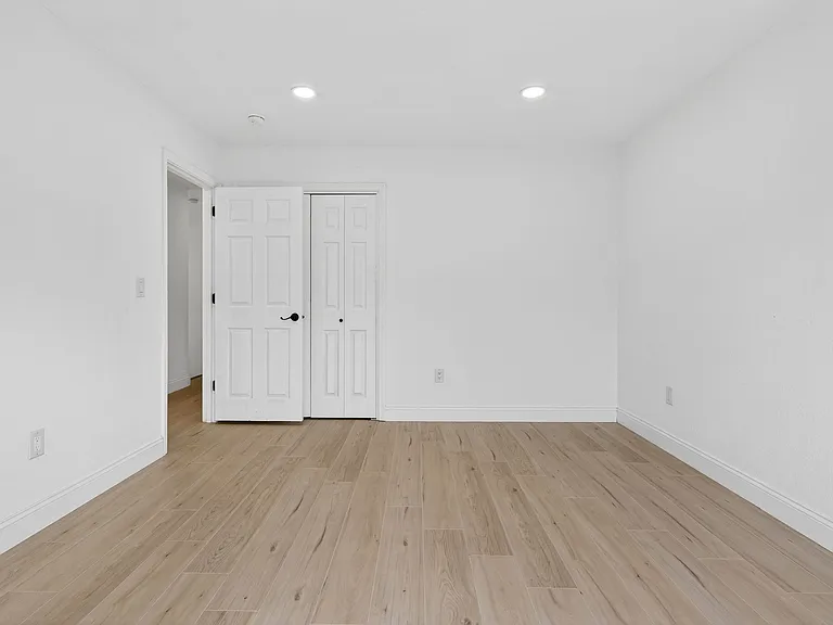 443 Harris Ln — Photo 18