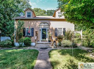 100 Lloyd St, Edison, NJ 08817