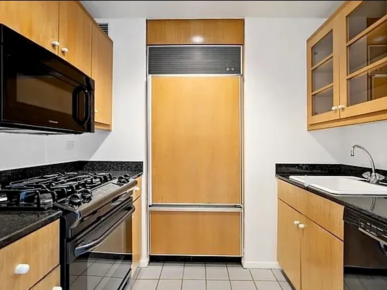 160 W 66th St #25F — Photo 4