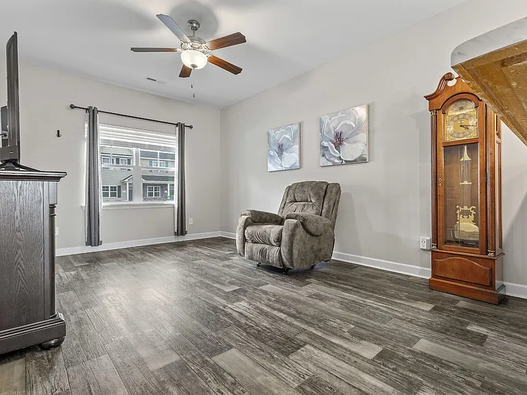 3 Jaydn Dr W — Photo 3