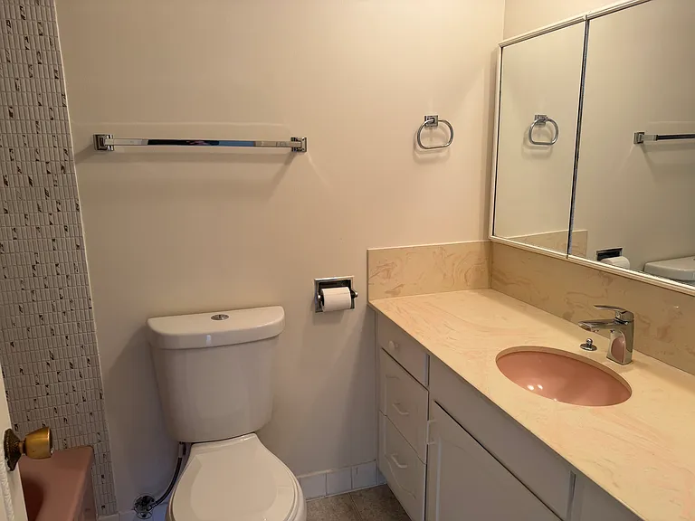 1985 Bellevue Ave #801 — Photo 10