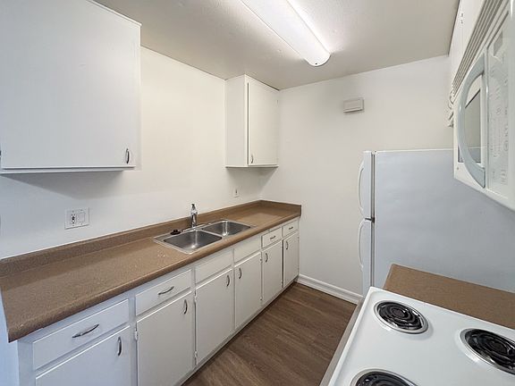 3rd image of 9761 Marilla Dr #47