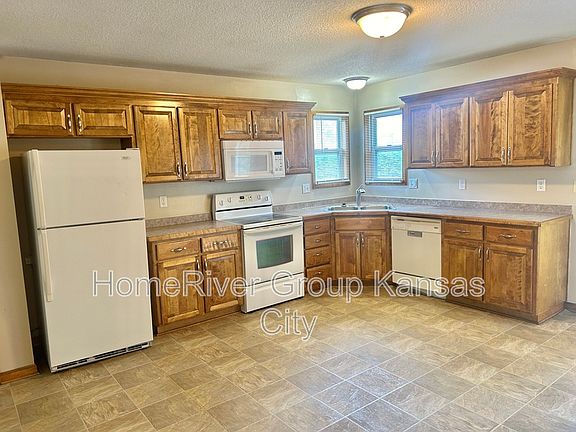 3rd image of 1938 S Powahatan Ct
