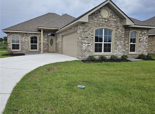 745 Rue St, Michael Terrytown, LA 70056