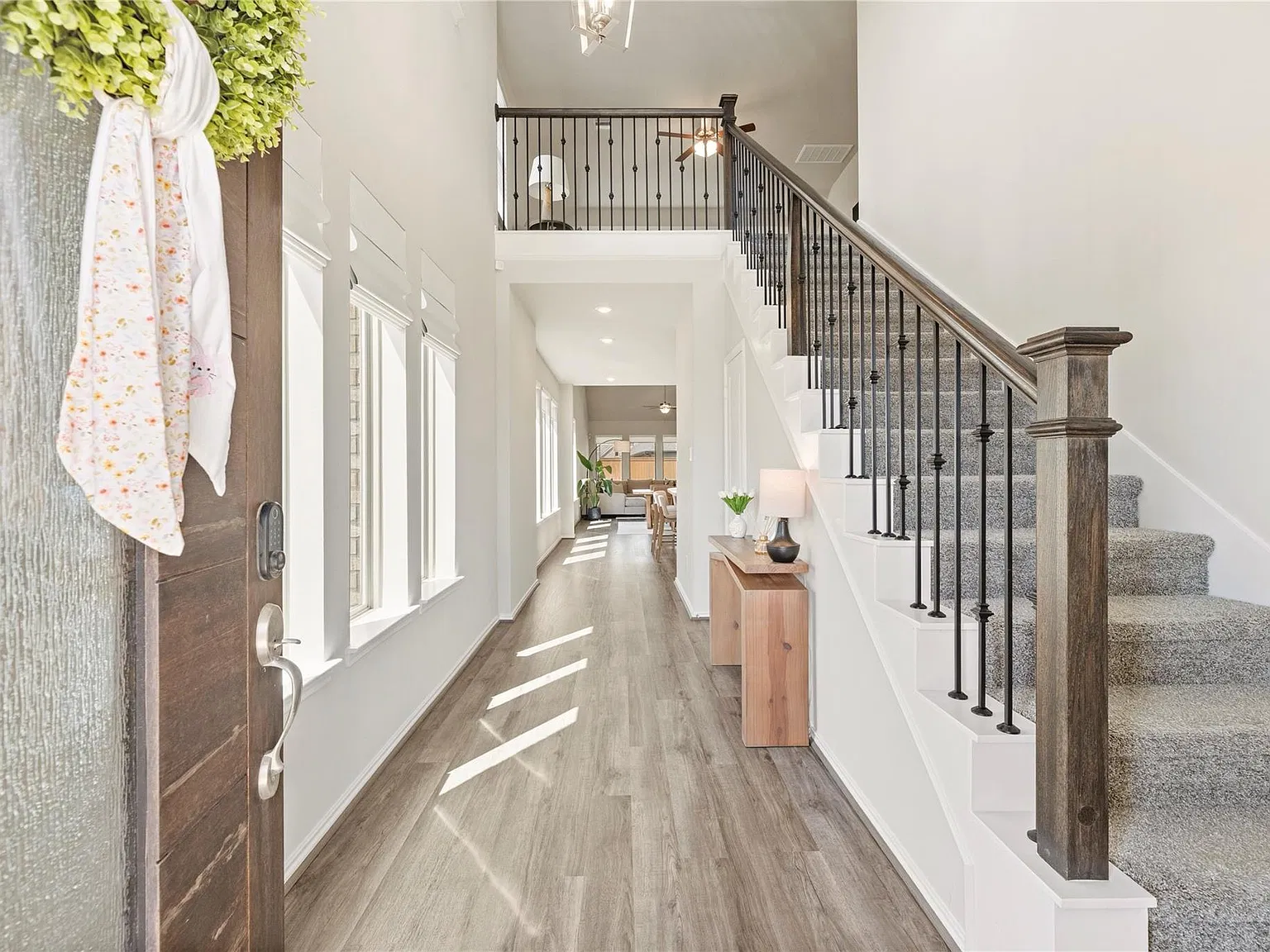 4 bed, 3.0 bath, 2507 sqft, $2,900 — Photo 2