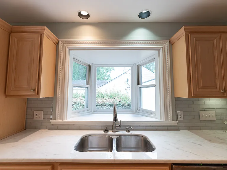 1700 Colonial Ave — Photo 10