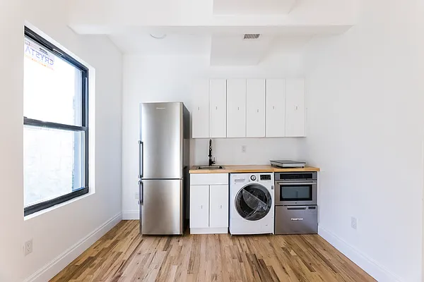 Rented by C2R Management LLC | media 8