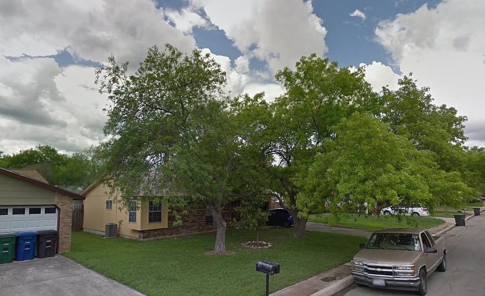 2nd image of 5815 Cliffdale Dr