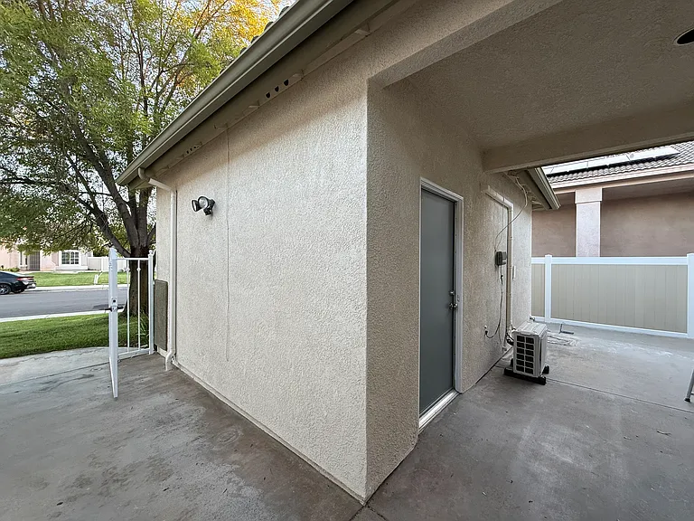 39832 De Vendome Ct #B — Photo 17