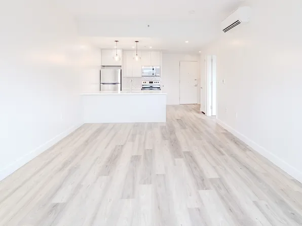 101-19 Rockaway Beach Avenue image 4 of 35