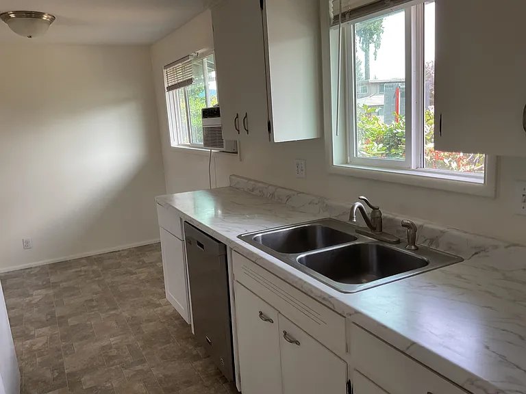 1650 Tamarack St — Photo 3