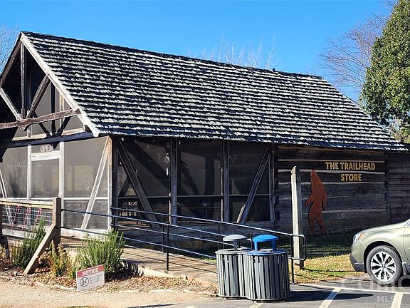 4th image of 577 Cottage Garden Ln