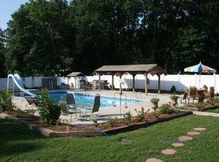 204 Underwood Dr, Mount Holly, NC 28120