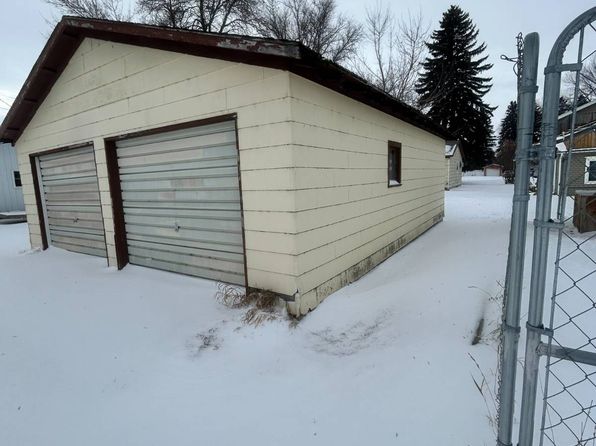 506 John St, Rolette, ND 58366
