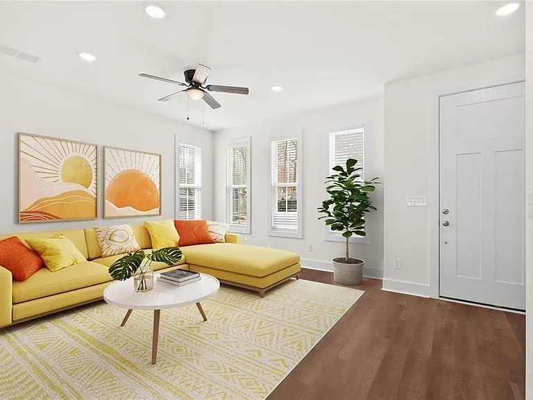 195 W Lake Ave NW #1 — Photo 3