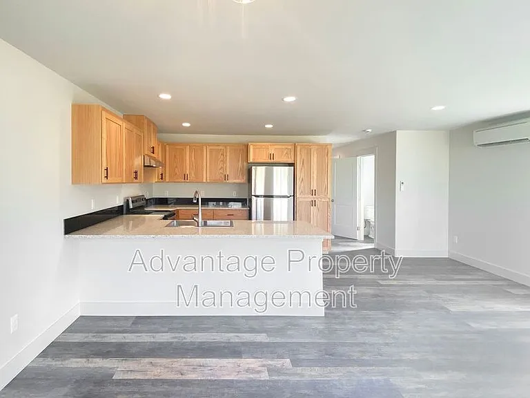 1786 S 9th St — Photo 5