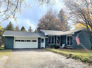 790 Bay Rd, Queensbury, NY 12804