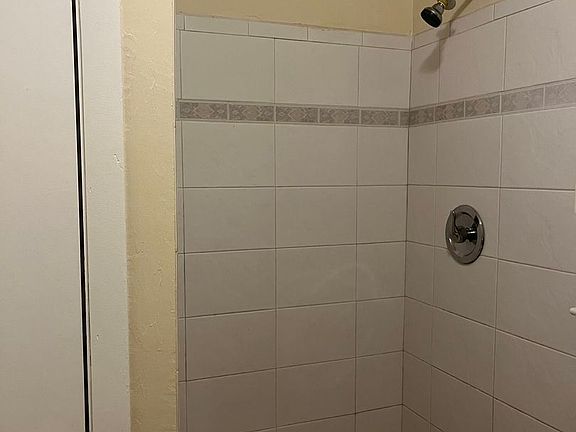 5th image of 105 SE 2nd Ave