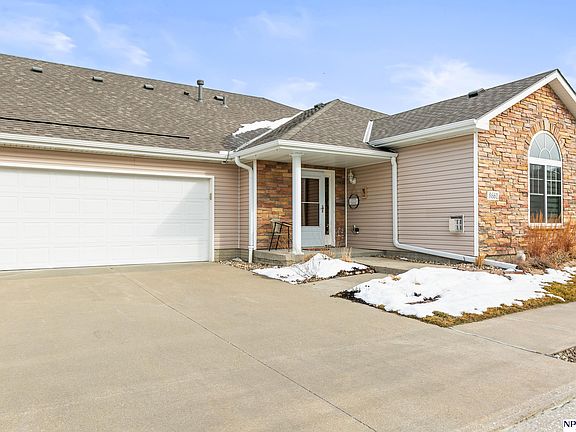 2nd image of 8661 N 162nd Plz