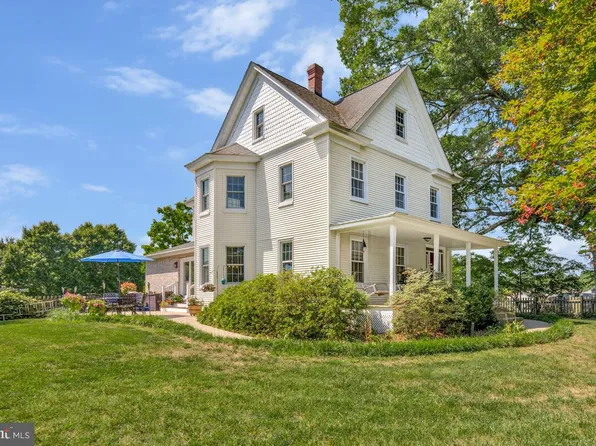 2090 Clearview Dr, Owings, MD 20736