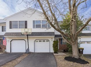 105 Bartlett Dr, North Wales, PA