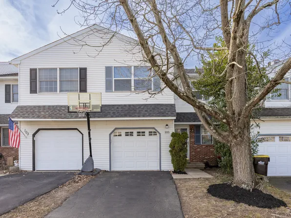 105 Bartlett Dr, North Wales, PA 19454