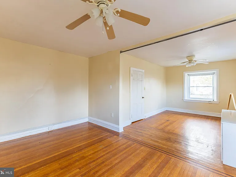 2216 Georges Ln — Photo 23
