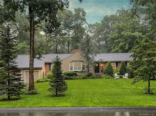 32 Quincy Rd, Glastonbury, CT 06033