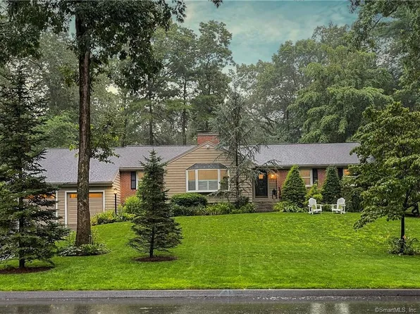 32 Quincy Road, Glastonbury, CT 06033