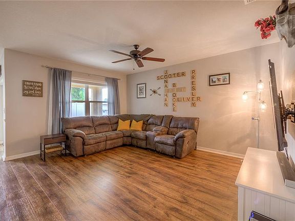 4th image of 10669 Park Meadowbrooke Dr