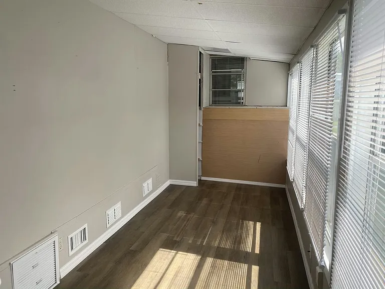 Lakeview Terrace — Photo 23