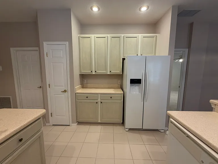 6290 Buckingham St — Photo 8