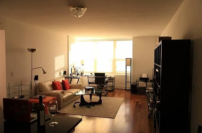 LIVINGROOM