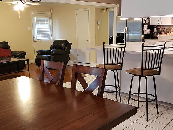 4th image of 210 Brinewood Ct