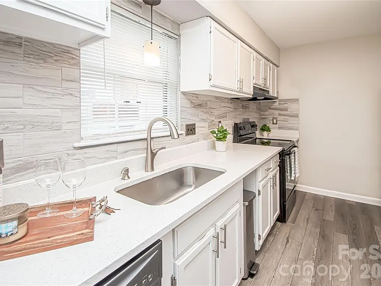 8839 Hunter Ridge Dr — Photo 9