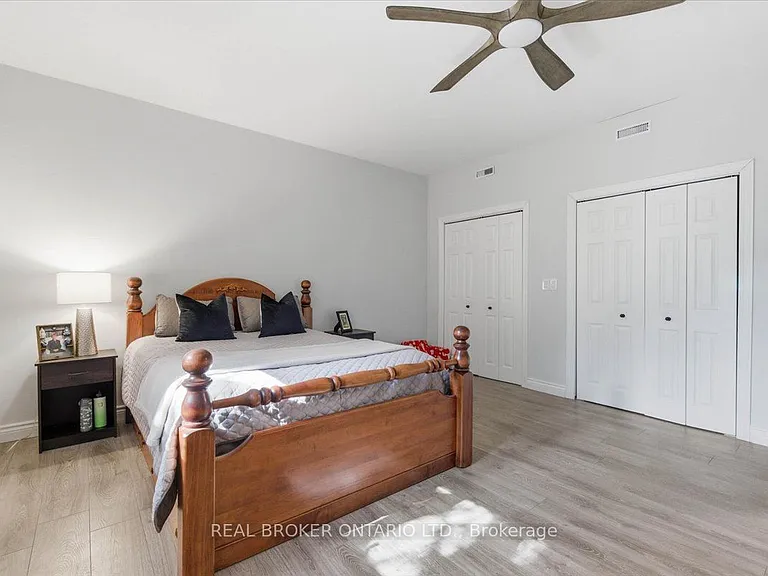 4589 Watson Rd S — Photo 33