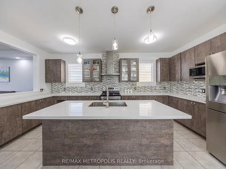 36 Michaelis St — Photo 11