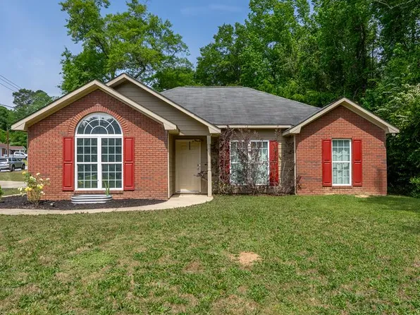 202 26th Ct, Phenix City, AL 36869