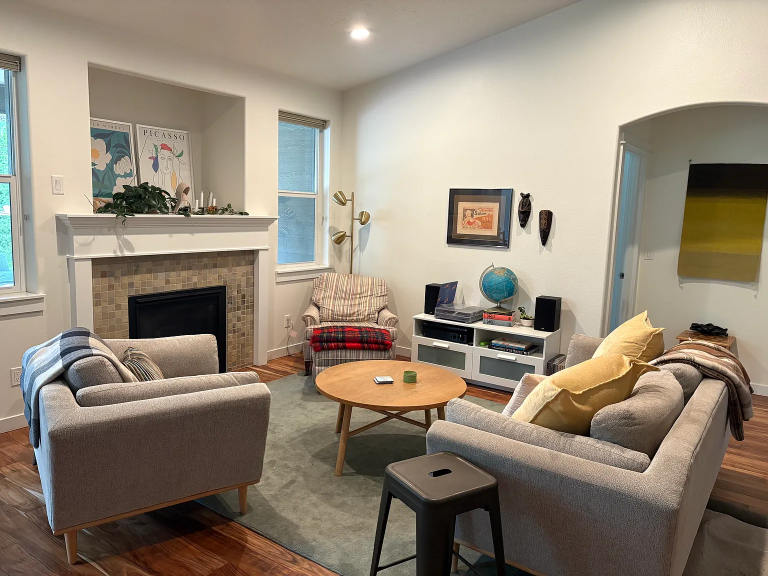 3 bed, 2258 sqft, $950 — Photo 3