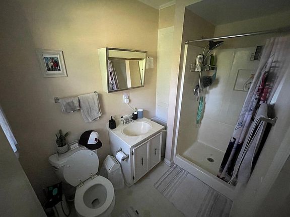 3rd image of 3661 Faust St