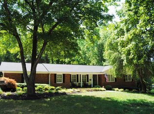 3812 Edgewater Dr, Gastonia, NC 28056