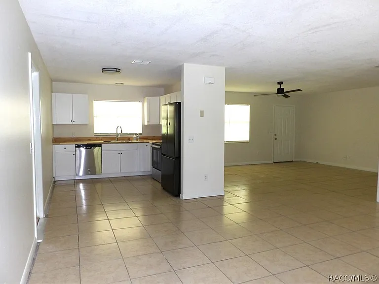 8935 N Basswood Ave — Photo 8