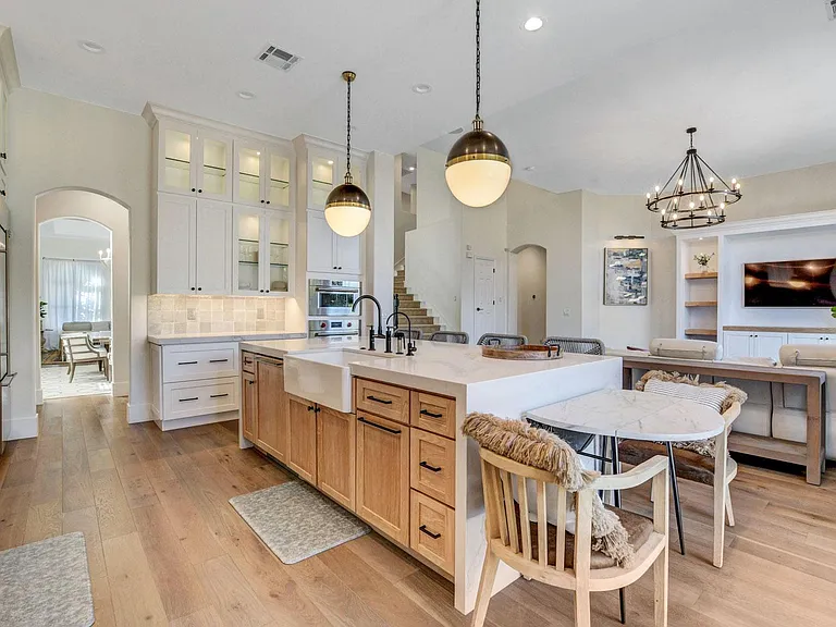 308 Round Stone Ct — Photo 24