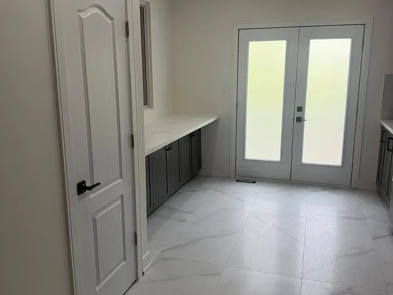 8 Ed Quigg Way #UPPER — Photo 2