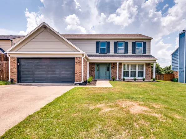 6872 Greenleaf Dr, North Richland Hills, TX 76182