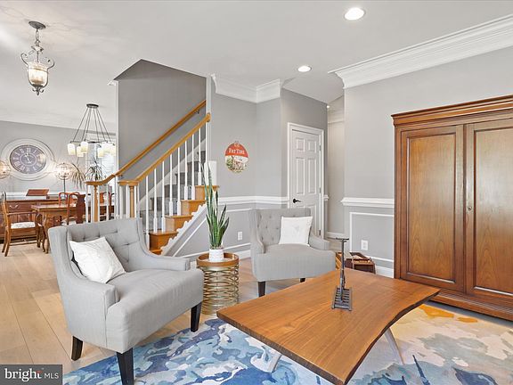 3rd image of 4302 Colchester Dr