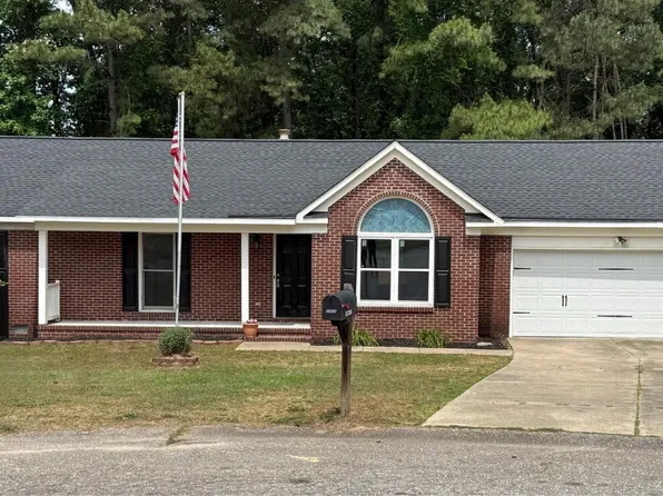 7905 Gaza Cir, Fayetteville, NC 28314