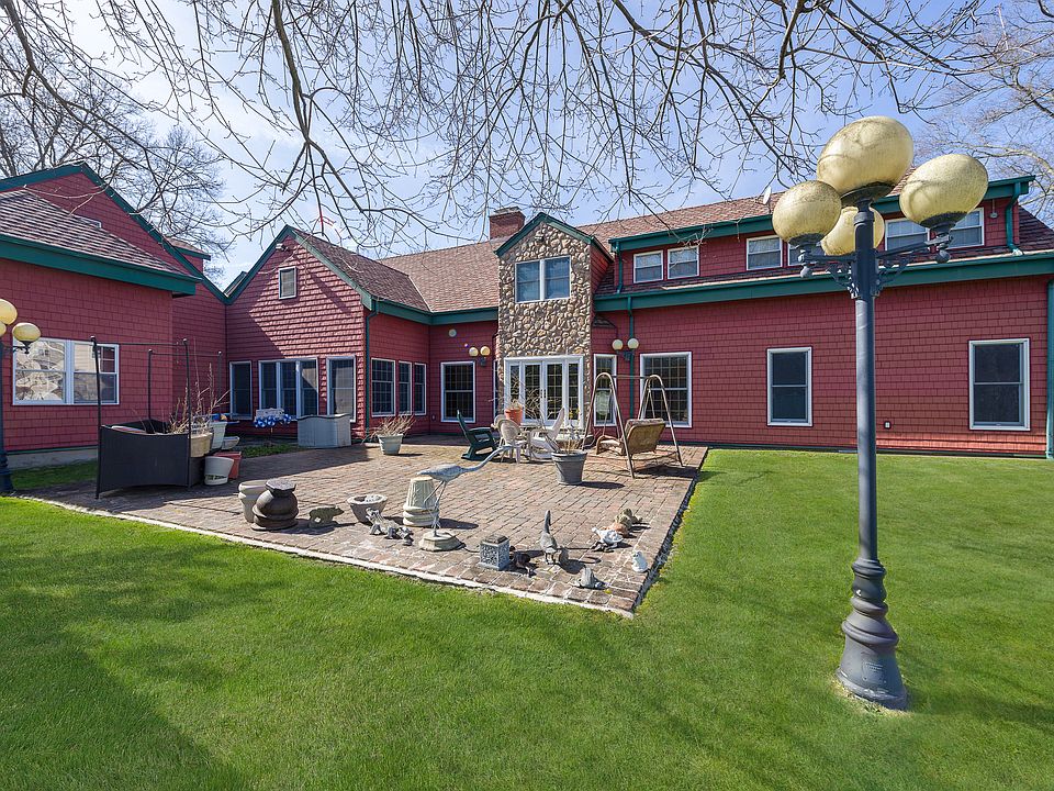 1st image of 318 Waverly Ave