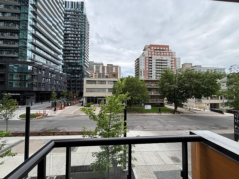 117 Broadway Ave — Photo 51